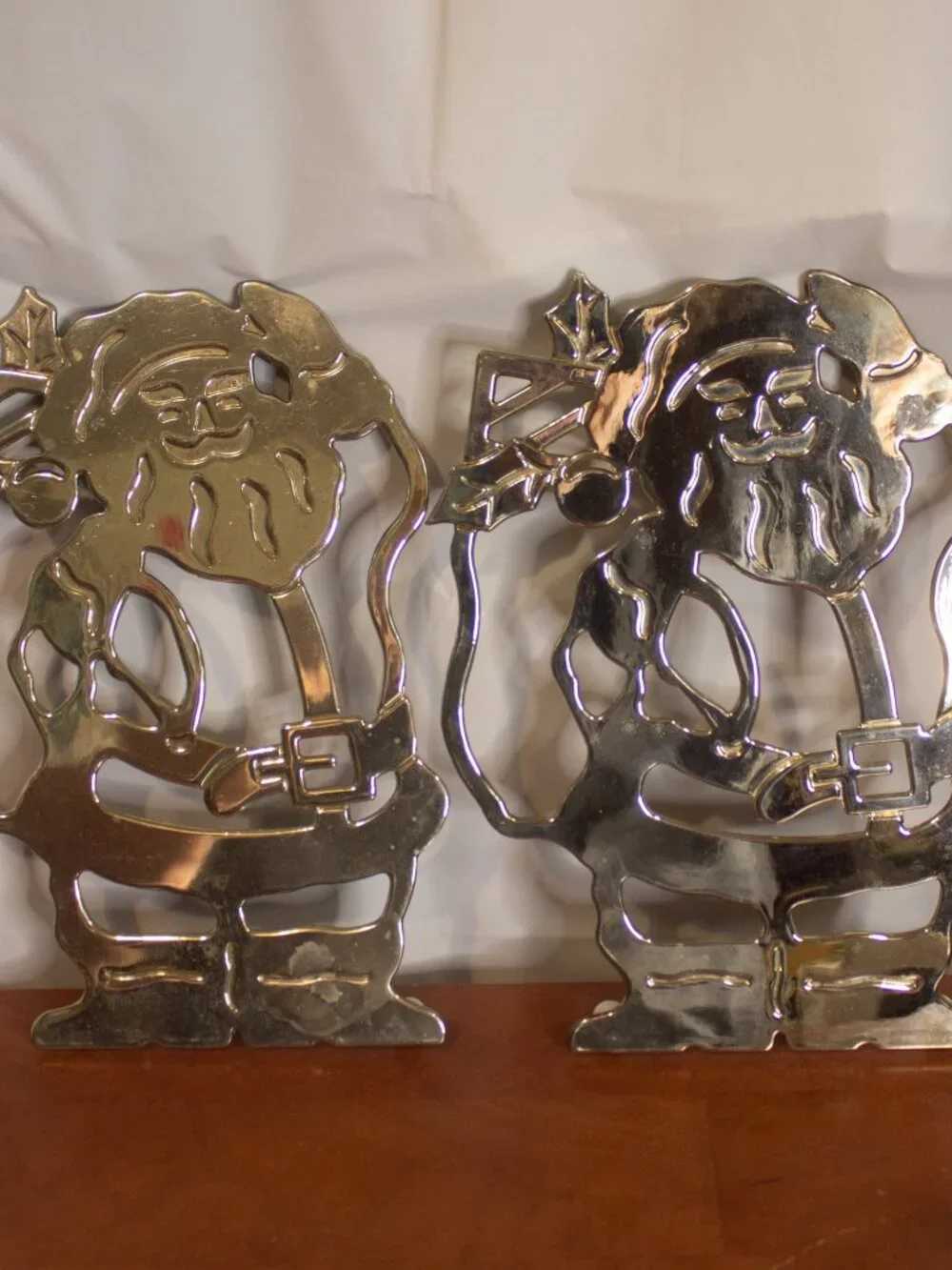 Set of 4 Silver Metal Christmas Trivets – Santa, Tree, Wreath – Footed Decor